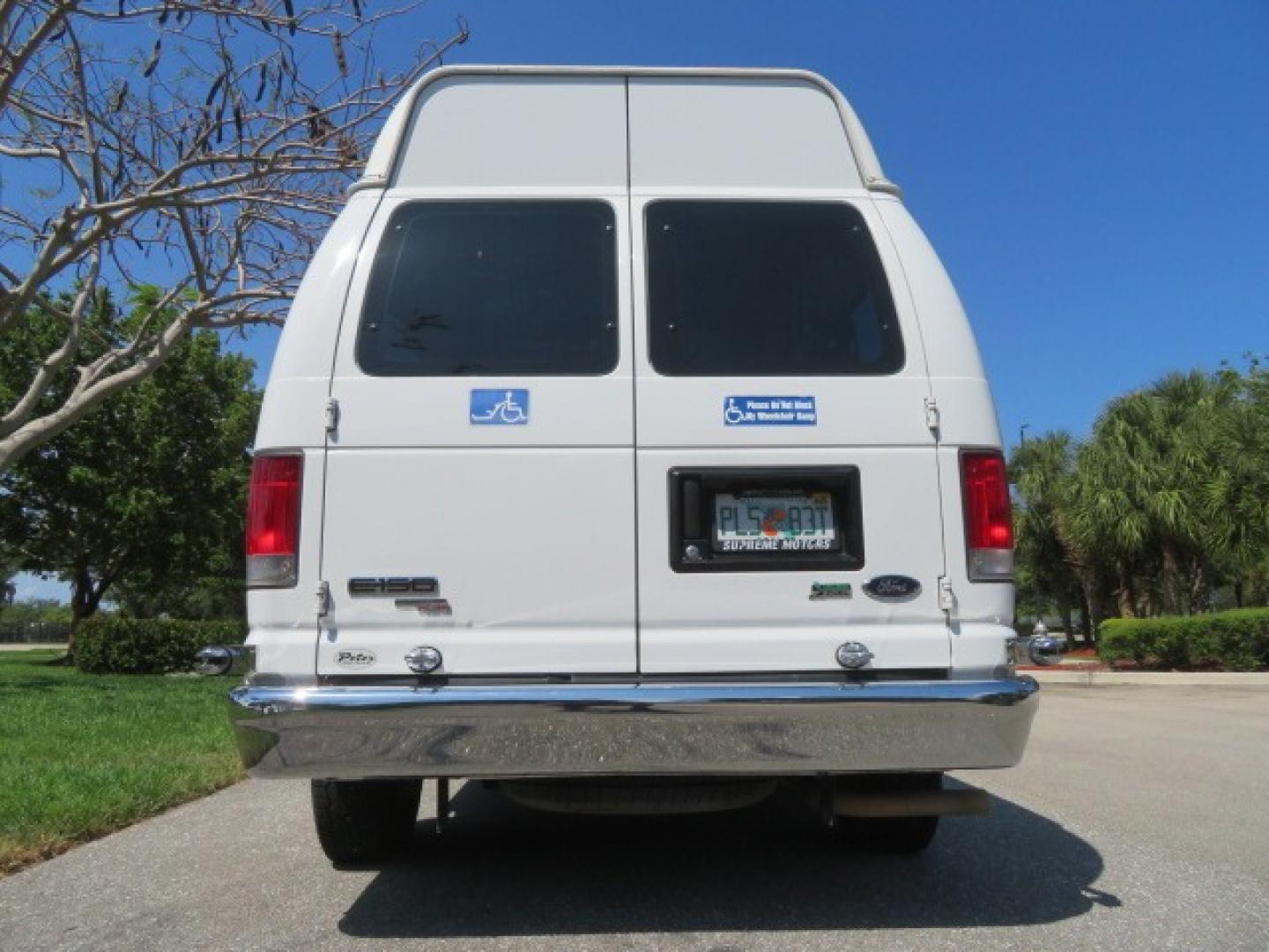 2014 White /Gray Ford E-Series Van (1FTNE1EW1ED) , Automatic transmission, located at 4301 Oak Circle #19, Boca Raton, FL, 33431, (954) 561-2499, 26.388472, -80.084045 - Photo#18